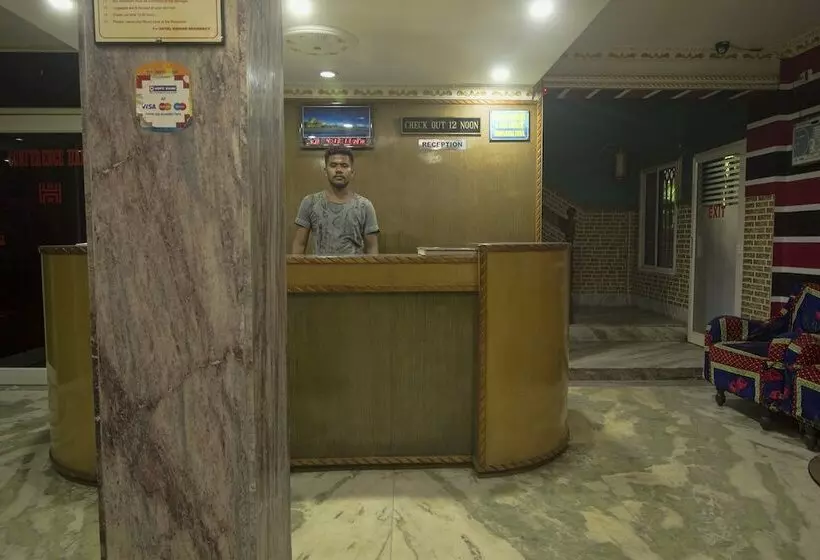 ホテル Oyo 16794 Bidhan Residency