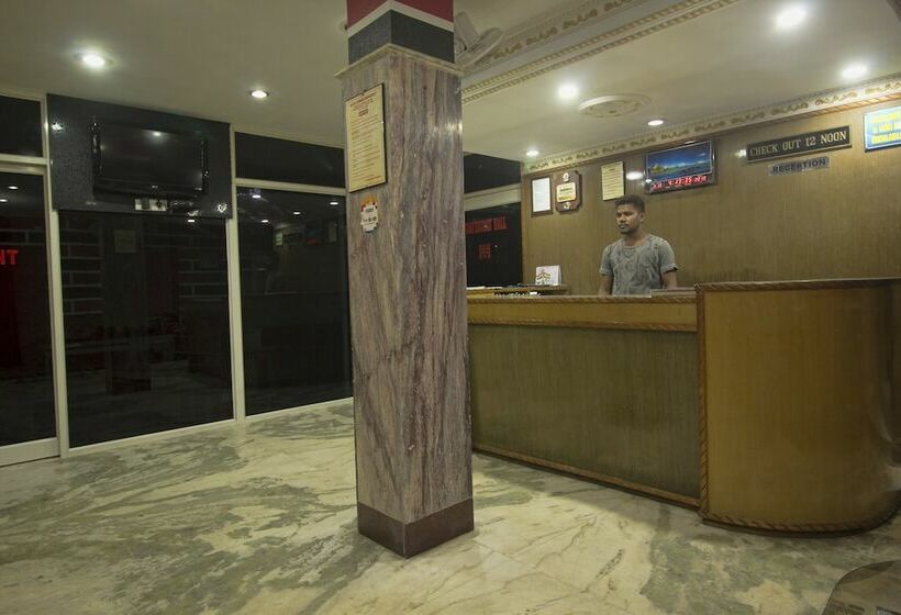 בית מלון כפרי Oyo 16794 Bidhan Residency