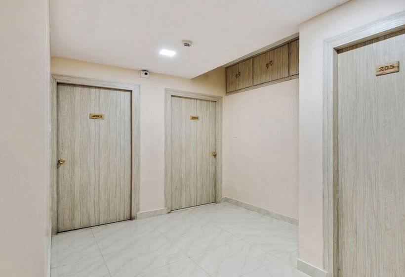 هتل Treebo Trend Royal Crowne