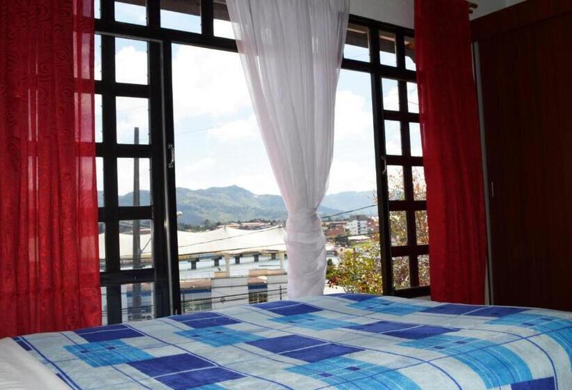 פנסיון Balcones De La Casona