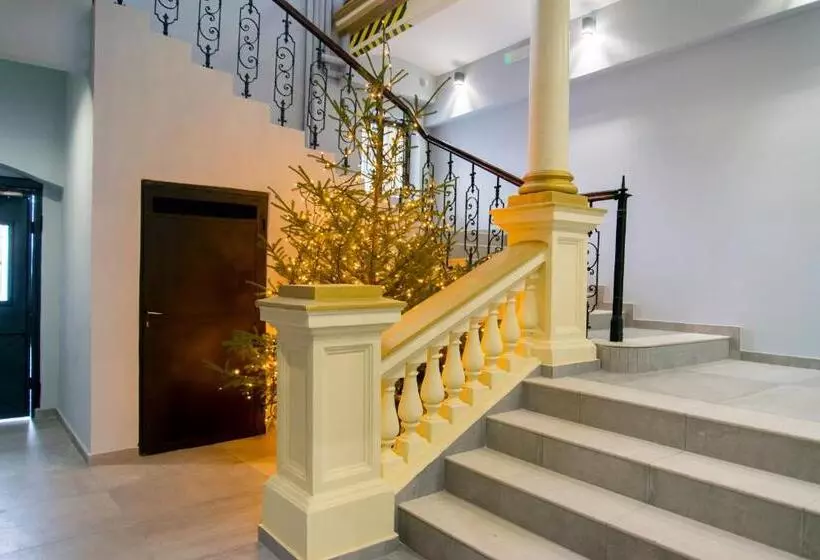 پانسیون Lanterna Rooms City Center