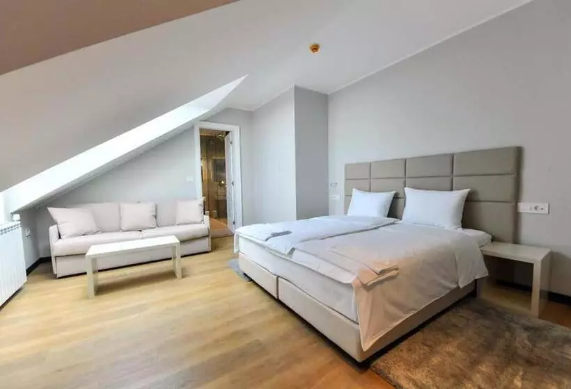 پانسیون Lanterna Rooms City Center