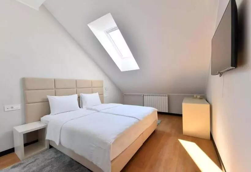 پانسیون Lanterna Rooms City Center
