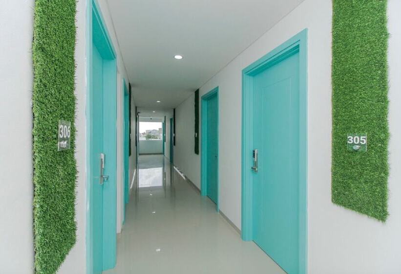 פנסיון Reddoorz Plus @ Catania Soma Rajawali