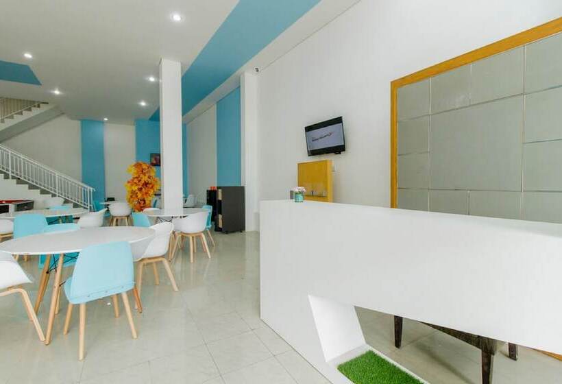 פנסיון Reddoorz Plus @ Catania Soma Rajawali