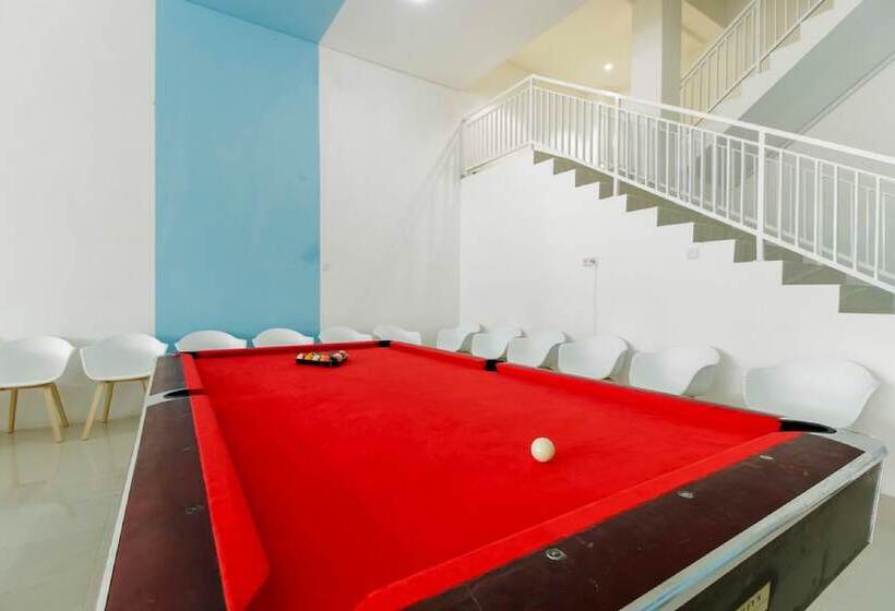 פנסיון Reddoorz Plus @ Catania Soma Rajawali