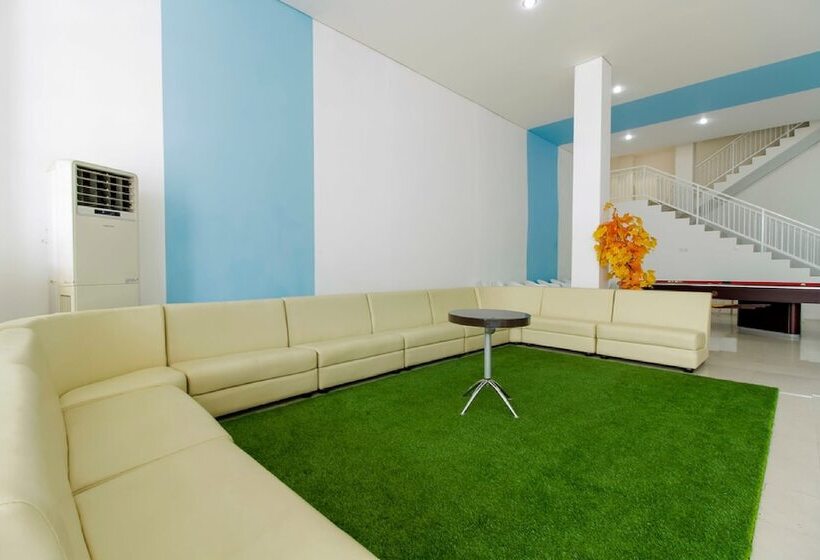 פנסיון Reddoorz Plus @ Catania Soma Rajawali