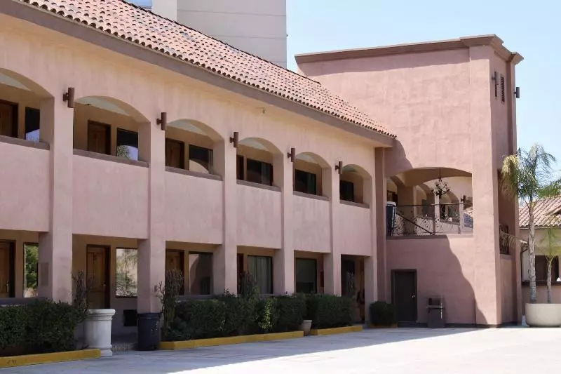 Hotelli Estancia Inn