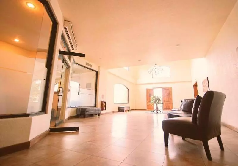 Hotelli Estancia Inn