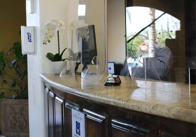 Hotelli Estancia Inn