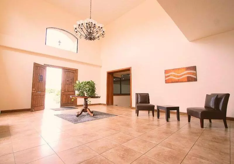 Hotelli Estancia Inn