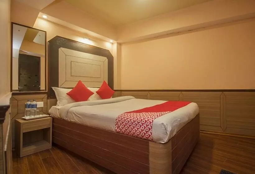 ホテル Oyo 22296 New Amber