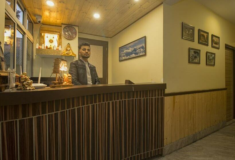 Hotel Oyo 22296 New Amber