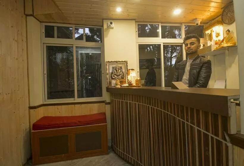 ホテル Oyo 22296 New Amber