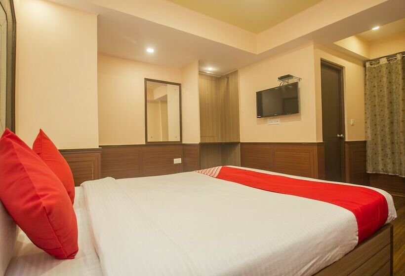 Hotel Oyo 22296 New Amber