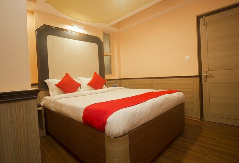 Hotel Oyo 22296 New Amber