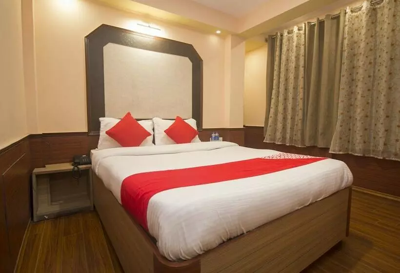 ホテル Oyo 22296 New Amber