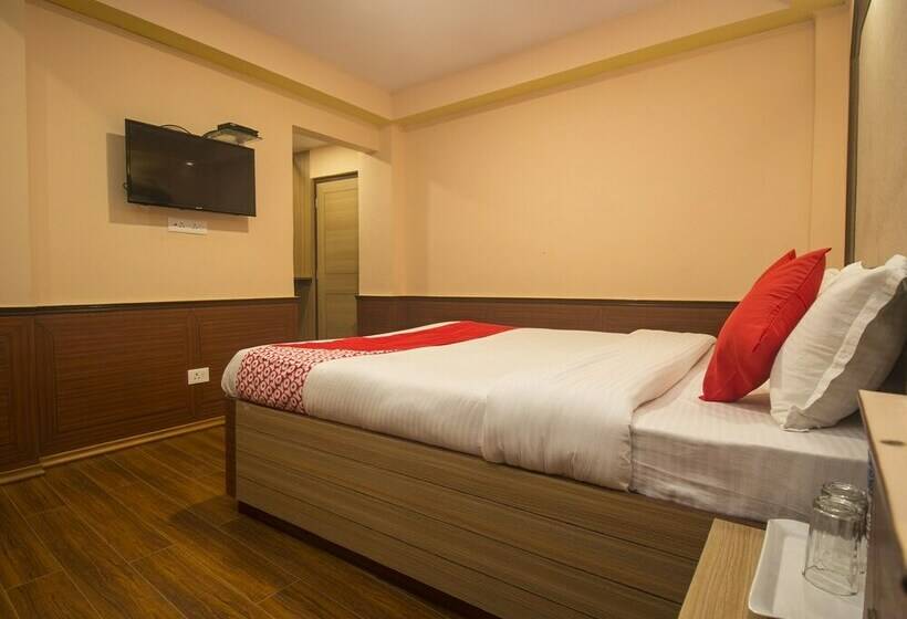 Hotel Oyo 22296 New Amber