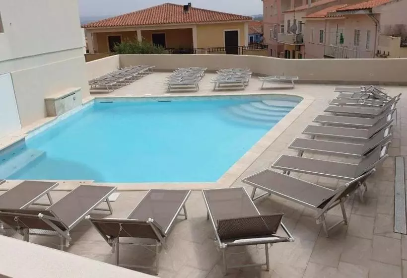 La Contessa Pool & Sea View