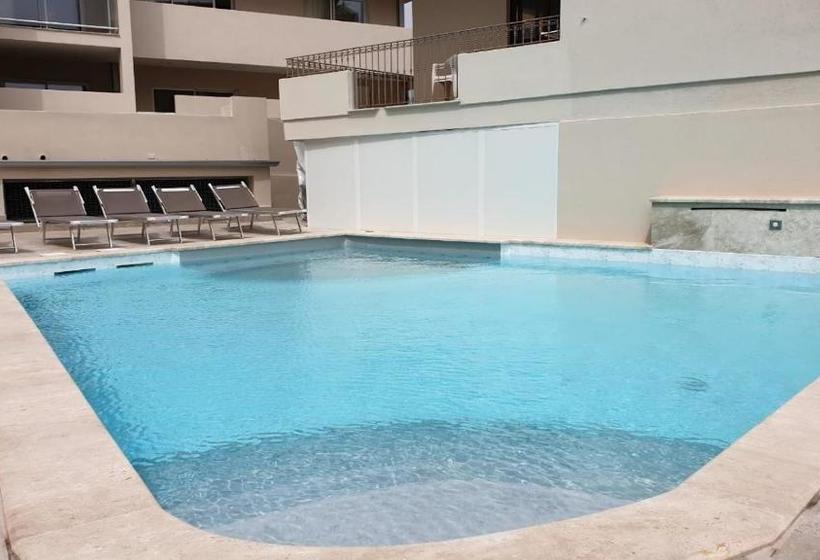 La Contessa Pool & Sea View