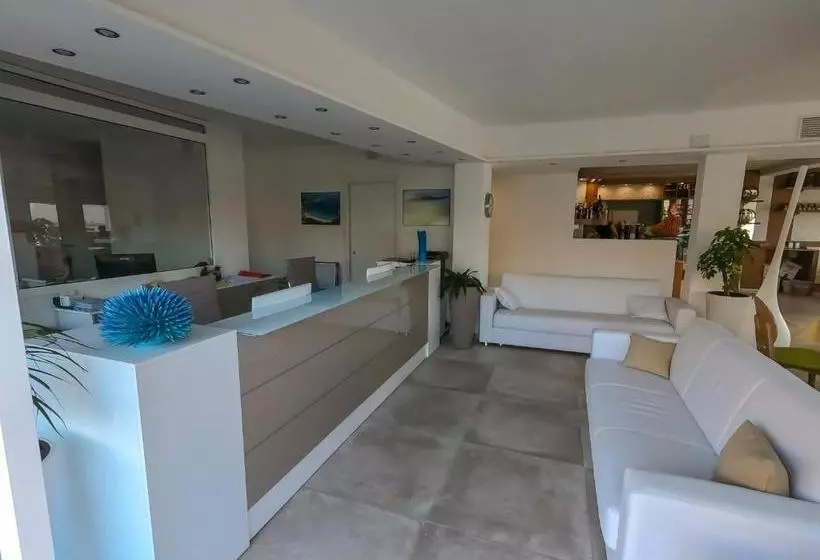 La Contessa Pool & Sea View