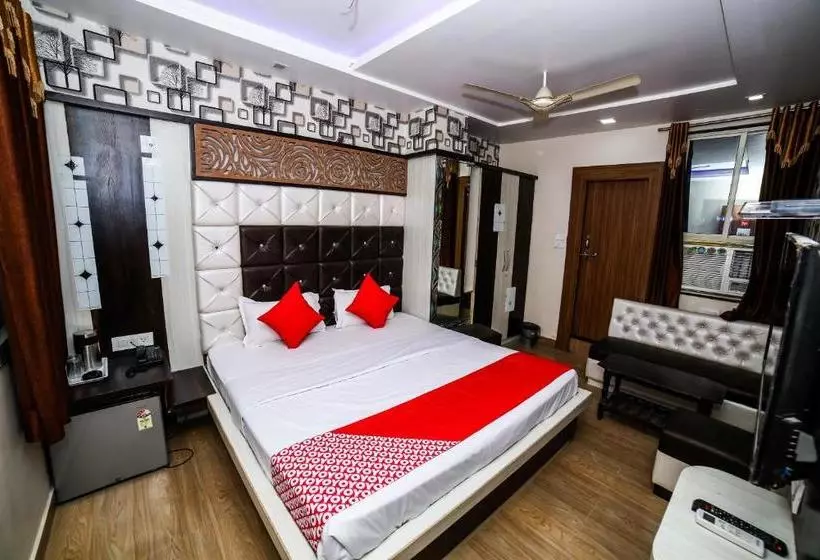 Collection O Hotel Sharda