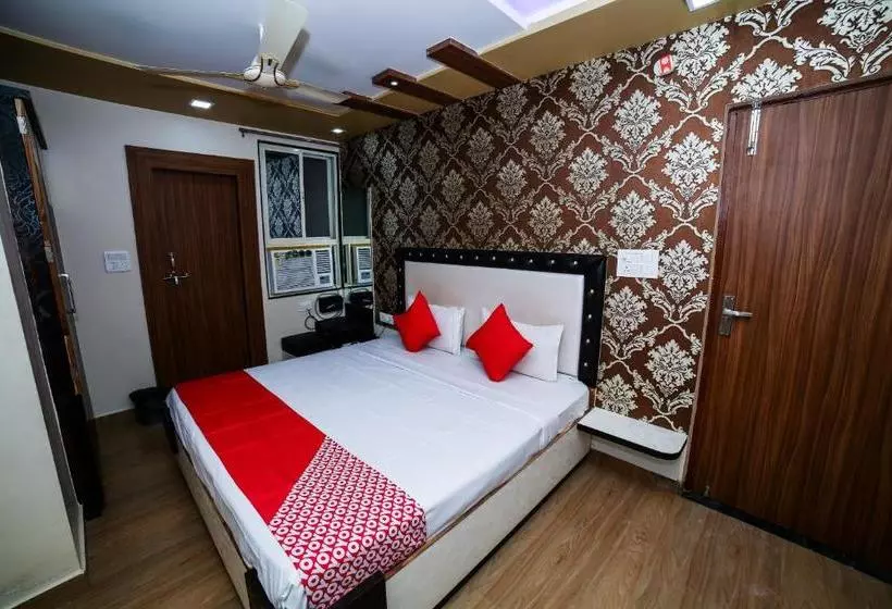 Collection O Hotel Sharda
