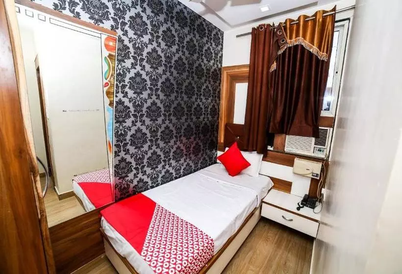 Collection O Hotel Sharda