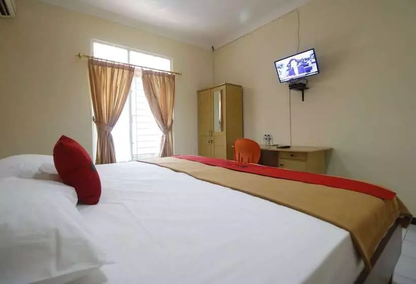 ペンション Reddoorz Plus At Jalan Gatot Subroto Jakarta