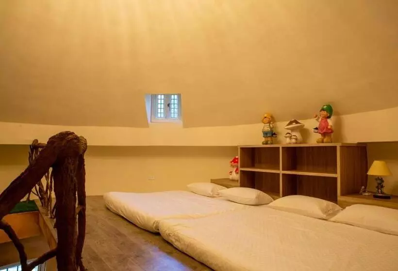 تختخواب و صبحانه Mushroom Forest Guesthouse Camping Site