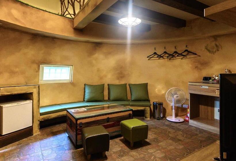 تختخواب و صبحانه Mushroom Forest Guesthouse Camping Site