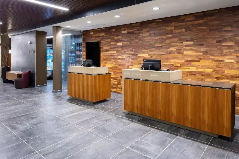 هتل Courtyard By Marriott Indianapolis Westspeedway