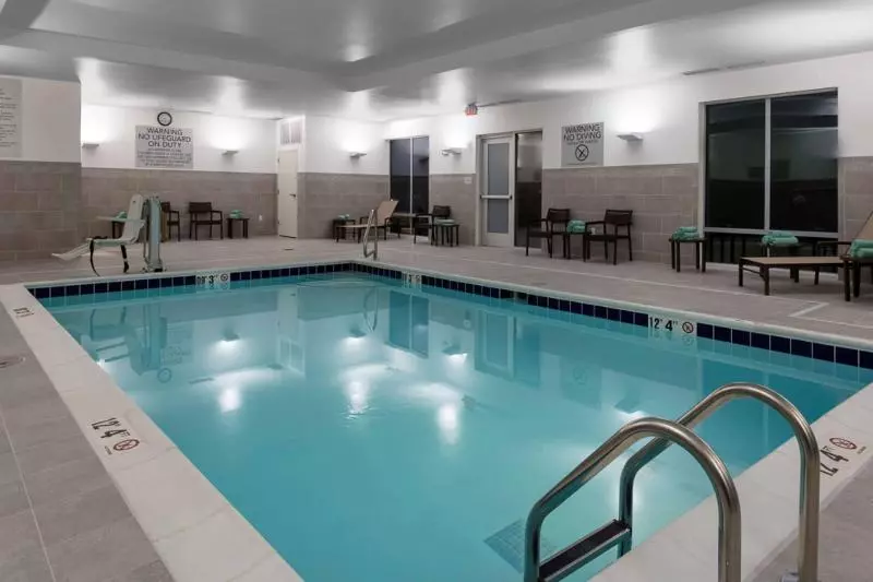 هتل Courtyard By Marriott Indianapolis Westspeedway