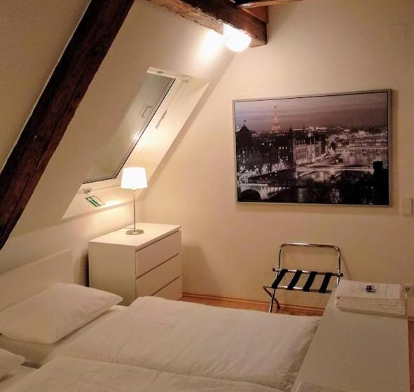 בית מלון כפרי Krone Zentrum