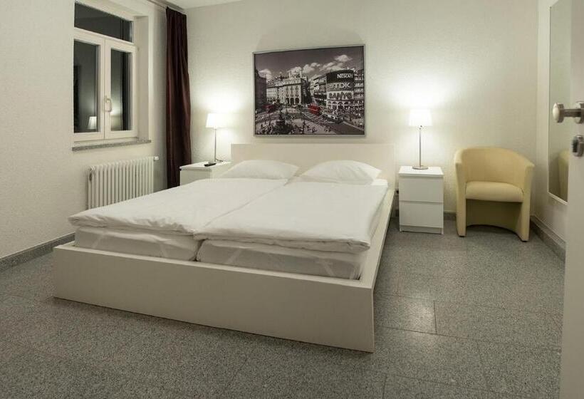 בית מלון כפרי Krone Zentrum