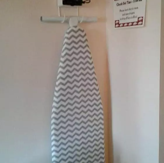 モーテル The Razorback Lodge