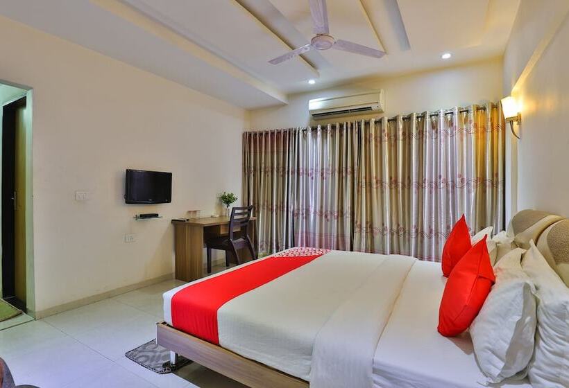 Oyo 23180 Patel Ni Motel