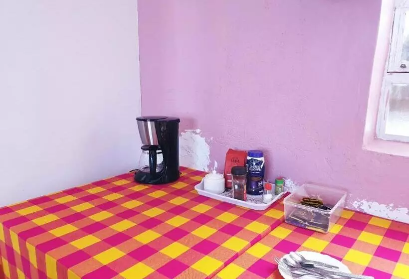 پانسیون Merinja Guest House