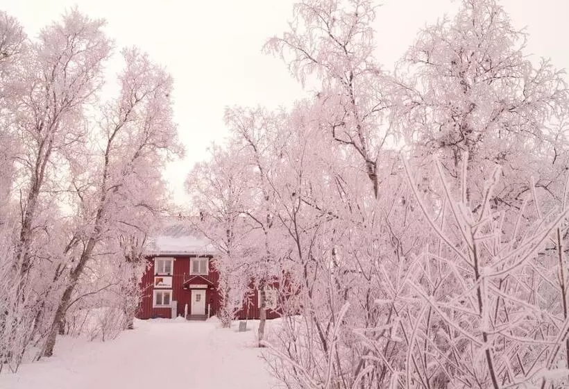 Abisko Net Hostel & Huskies