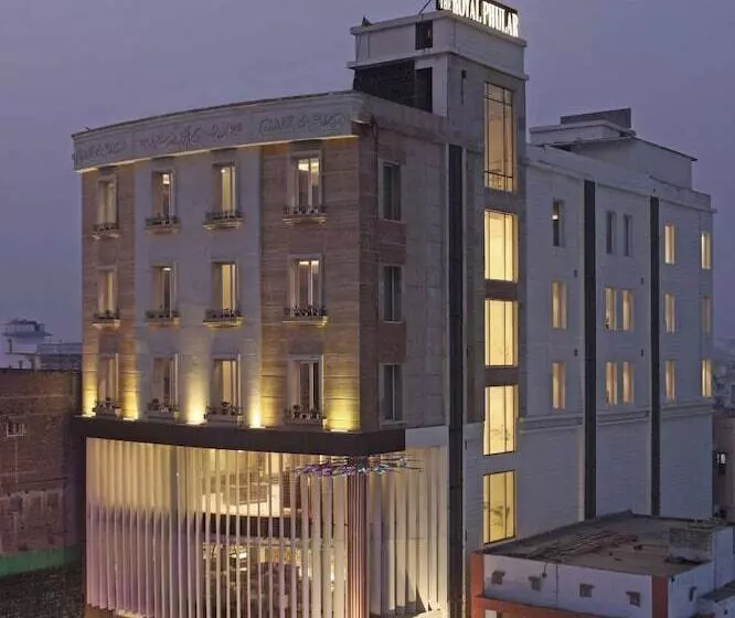 Hotel The Royal Phular
