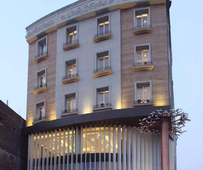 Hotel The Royal Phular