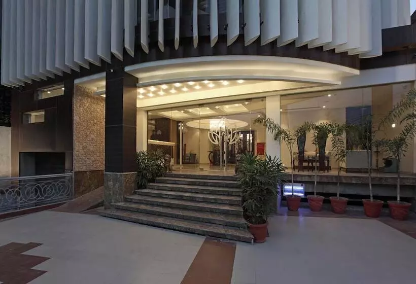 Hotel The Royal Phular