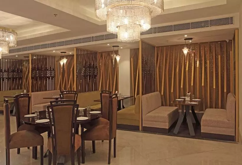 Hotel The Royal Phular