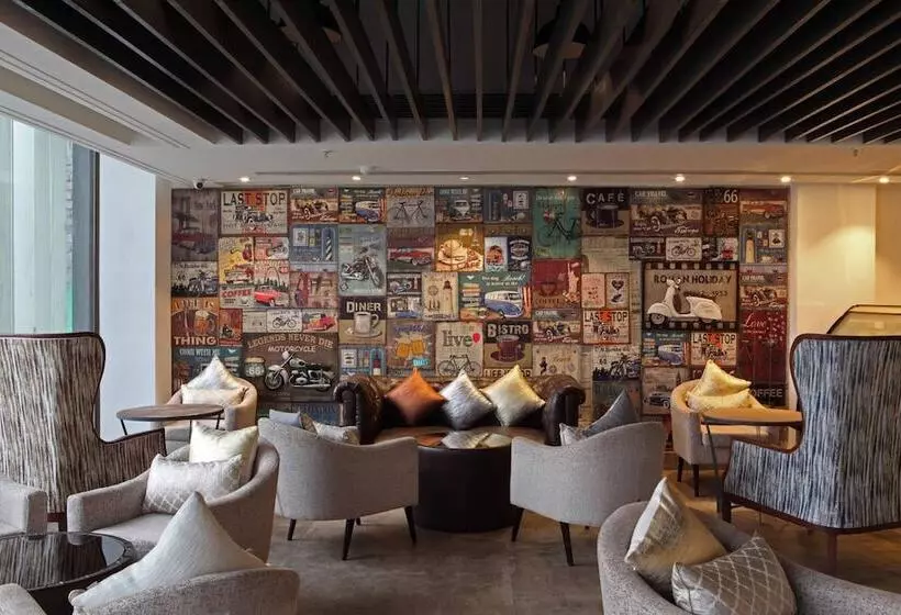 Hotel The Royal Phular