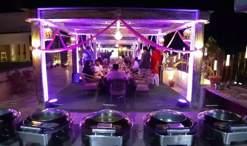 Hotel The Royal Phular