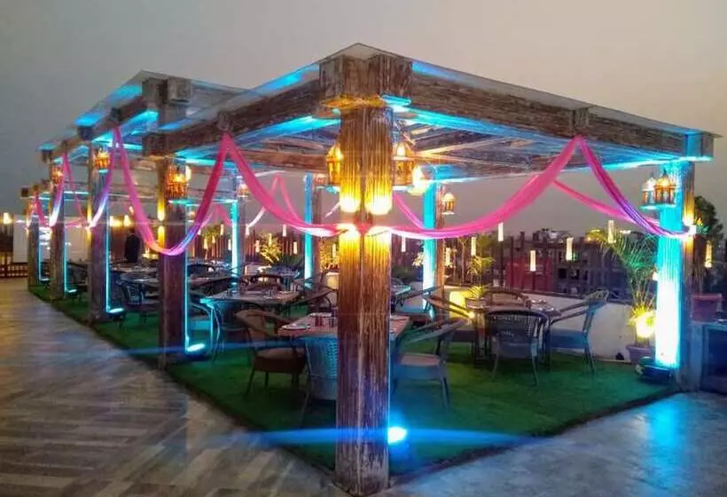 Hotel The Royal Phular