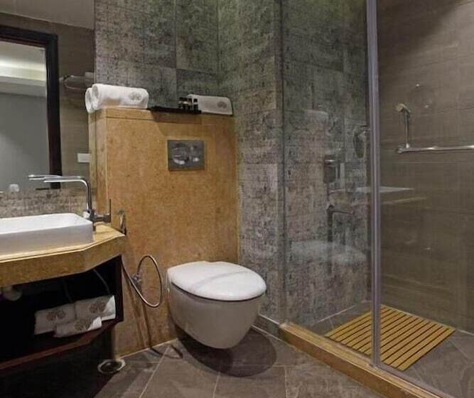 Отель The Royal Phular