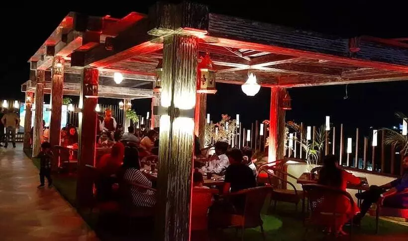 Hotel The Royal Phular