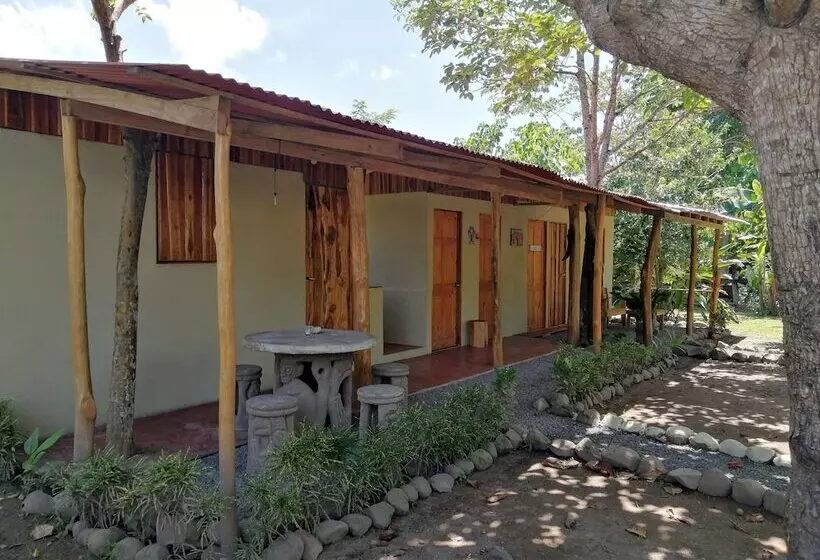 El Gecko Hotel & Tours