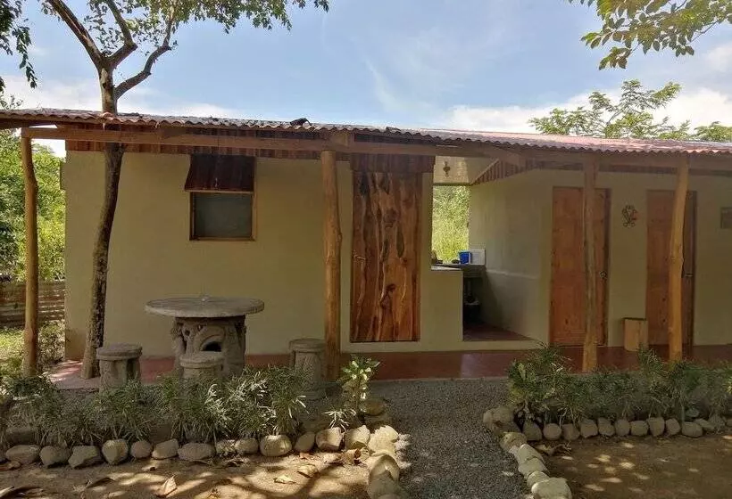 El Gecko Hotel & Tours